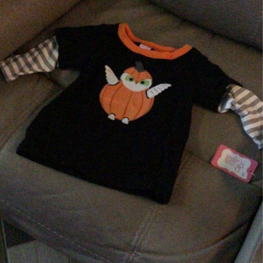 New with tag Halloween shirt size 24 mo